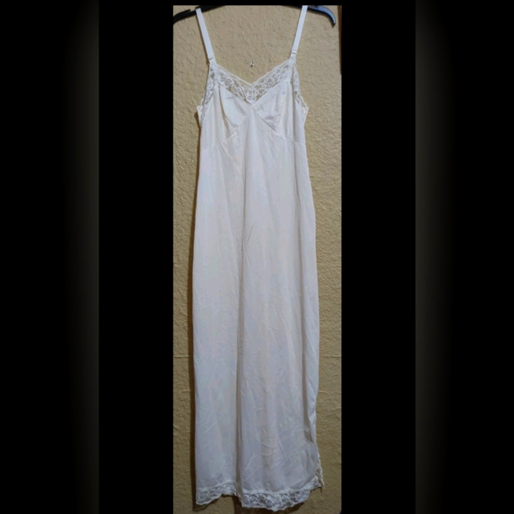 Vtg 60's Pale Pink Antron & Lace Full Maxi Slip Size 32 Made in USA